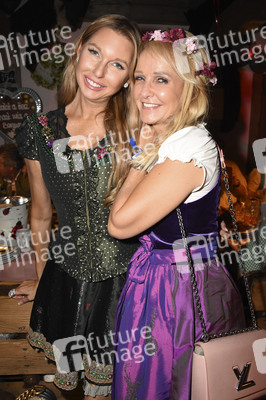 In der Käfer Wiesn-Schänke auf dem Oktoberfest 2017 in München