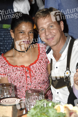 In der Käfer Wiesn-Schänke auf dem Oktoberfest 2017 in München