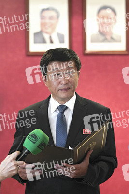 Pressekonferenz mit Kim Hyok Chol in Madrid