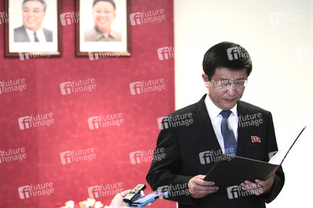 Pressekonferenz mit Kim Hyok Chol in Madrid