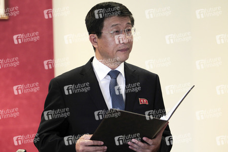 Pressekonferenz mit Kim Hyok Chol in Madrid