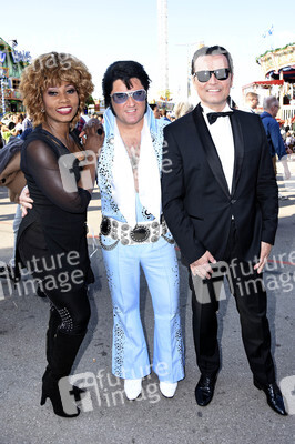 Photocall zur Muscial-Tournee mit Tina Turner, Elvis und Falco auf dem Oktoberfest in München