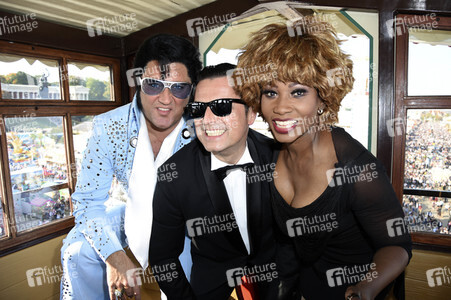 Photocall zur Muscial-Tournee mit Tina Turner, Elvis und Falco auf dem Oktoberfest in München