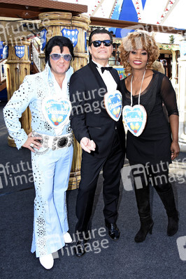 Photocall zur Muscial-Tournee mit Tina Turner, Elvis und Falco auf dem Oktoberfest in München