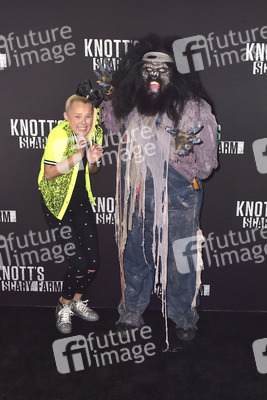 Knott's Scary Farm & Instagram's Celebrity Night in Buena Park