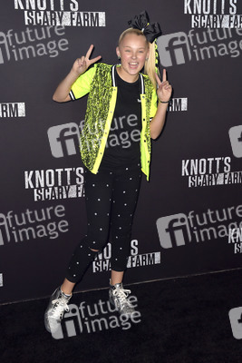 Knott's Scary Farm & Instagram's Celebrity Night in Buena Park