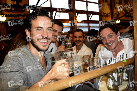 In Kufflers Weinzelt auf dem Oktoberfest  2017 in München