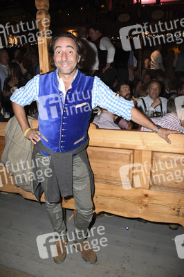 In Kufflers Weinzelt auf dem Oktoberfest  2017 in München