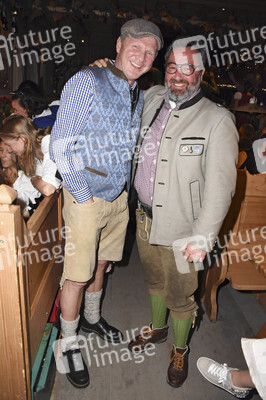 In Kufflers Weinzelt auf dem Oktoberfest  2017 in München