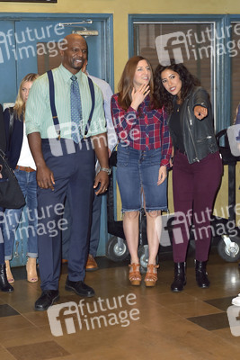 Celebration am Set zur 99. Episode 'Brooklyn Nine-Nine' in Studio City