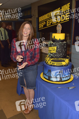 Celebration am Set zur 99. Episode 'Brooklyn Nine-Nine' in Studio City