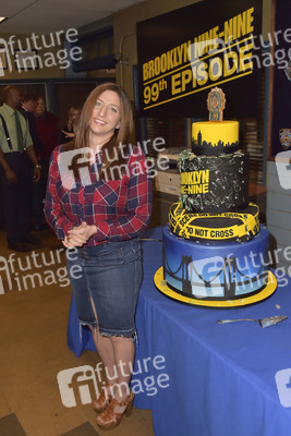 Celebration am Set zur 99. Episode 'Brooklyn Nine-Nine' in Studio City