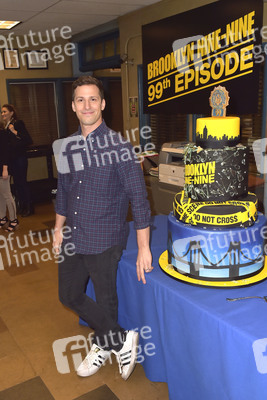 Celebration am Set zur 99. Episode 'Brooklyn Nine-Nine' in Studio City