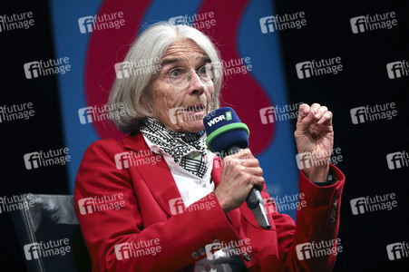 Donna Leon und Annett Renneberg beim lit.Cologne Spezial 2017 in Köln