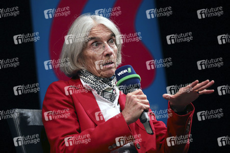 Donna Leon und Annett Renneberg beim lit.Cologne Spezial 2017 in Köln