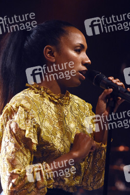 Konzert von Y'Akoto in Hannover