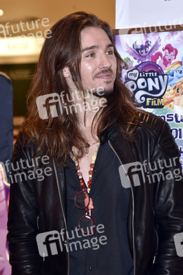 Autogrammstunde zum Film 'My Little Pony' in Berlin
