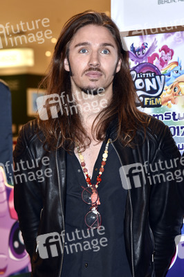 Autogrammstunde zum Film 'My Little Pony' in Berlin
