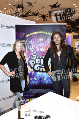 Autogrammstunde zum Film 'My Little Pony' in Berlin