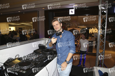 2. Late Night Shopping Party in Hamburg
