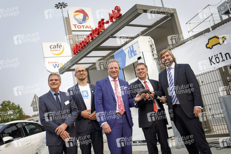 Eröffnung einer Wasserstoff-Tankstelle in Köln