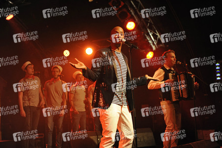 Konzert von Yared Dibaba und den Schlickrutschern in Hamburg