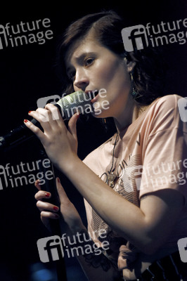 Madeline Juno live in Hannover