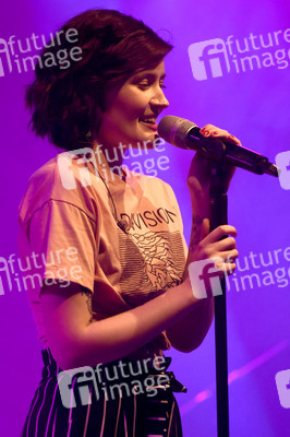 Madeline Juno live in Hannover