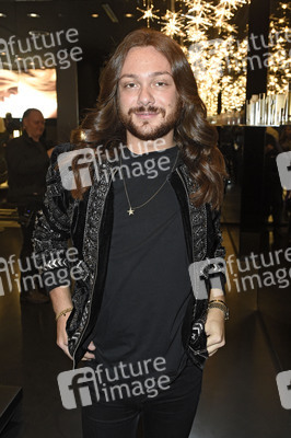 Store-Opening 'Red Carpet Ready' by Shan Rahimkhan in Berlin