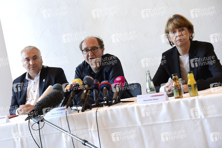 Pressekonferenz mit Dogan Akhanli in Köln