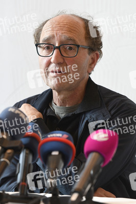 Pressekonferenz mit Dogan Akhanli in Köln