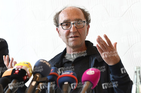 Pressekonferenz mit Dogan Akhanli in Köln