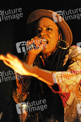 Konzert von Akua Naru in Hamburg