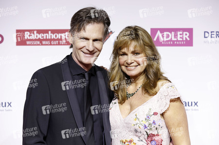 Goldene Bild der Frau 2017 in Hamburg