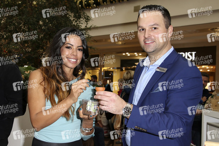 Fernanda Brandao als Kaffeeexpertin im Elbe EKZ in Hamburg