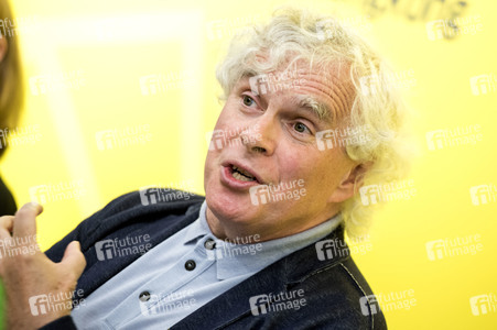 Pressekonferenz mit Simon Rattle in Hongkong