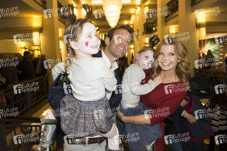 Weltpremiere 'Spiel mit der Zeit' in Berlin