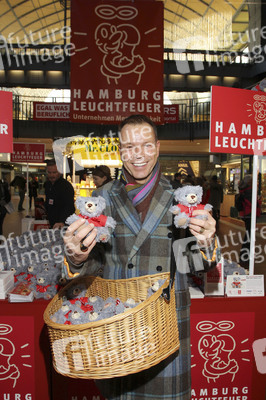22. Charity Teddybären Verkauf in Hamburg