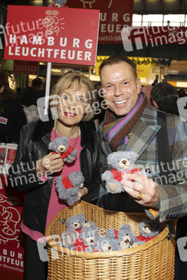 22. Charity Teddybären Verkauf in Hamburg