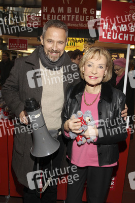 22. Charity Teddybären Verkauf in Hamburg