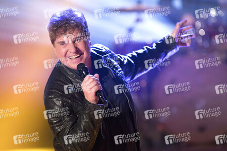 TV-Show 'Die Schlager des Jahres - Die große Show der Schlager, Stars und Storys 2017' in Suhl
