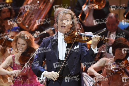 TV-Show 'Heiligabend mit Carmen Nebel' 2017 in München
