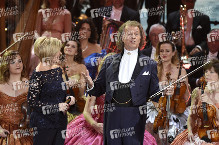 TV-Show 'Heiligabend mit Carmen Nebel' 2017 in München