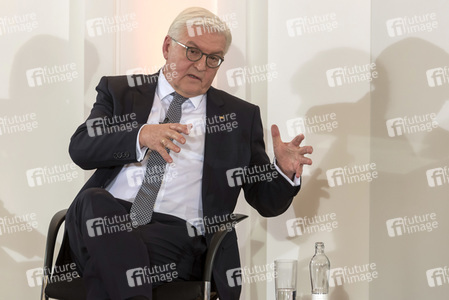 Podiumsdiskussion 'Die Freiheit des Denkens in unruhigen Zeiten' in Berlin