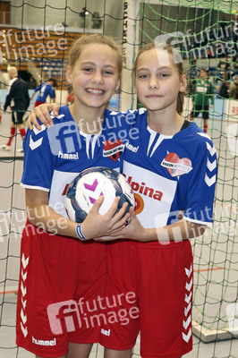 Benefiz-Fußballspiel 'Kicken mit Herz' 2017 in Hamburg