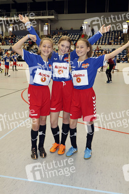 Benefiz-Fußballspiel 'Kicken mit Herz' 2017 in Hamburg