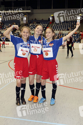 Benefiz-Fußballspiel 'Kicken mit Herz' 2017 in Hamburg