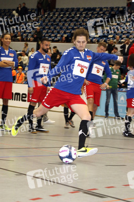 Benefiz-Fußballspiel 'Kicken mit Herz' 2017 in Hamburg