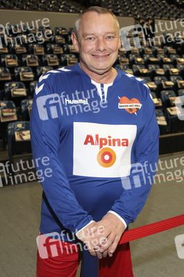 Benefiz-Fußballspiel 'Kicken mit Herz' 2017 in Hamburg