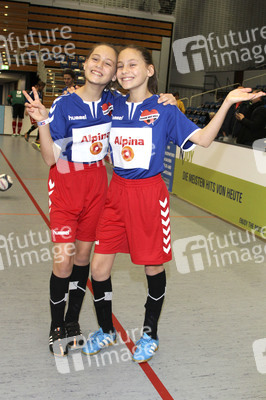 Benefiz-Fußballspiel 'Kicken mit Herz' 2017 in Hamburg